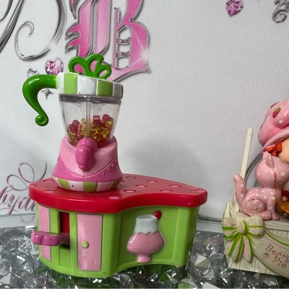 Strawberry π shortcake set ornament and blender table with beads vintage y2k - Picture 3 of 6